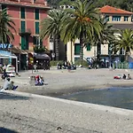 Beachfront, Seaview And Terrace - Portofino Gulf Apartament San Michele di Pagana