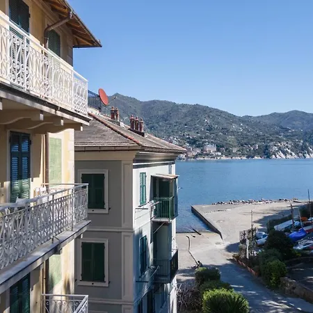 Beachfront, Seaview And Terrace - Portofino Gulf Сан-Микеле-ди-Пагана
