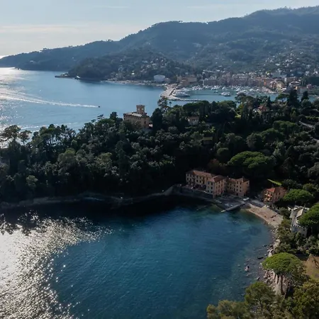 Beachfront, Seaview And Terrace - Portofino Gulf Apartment *