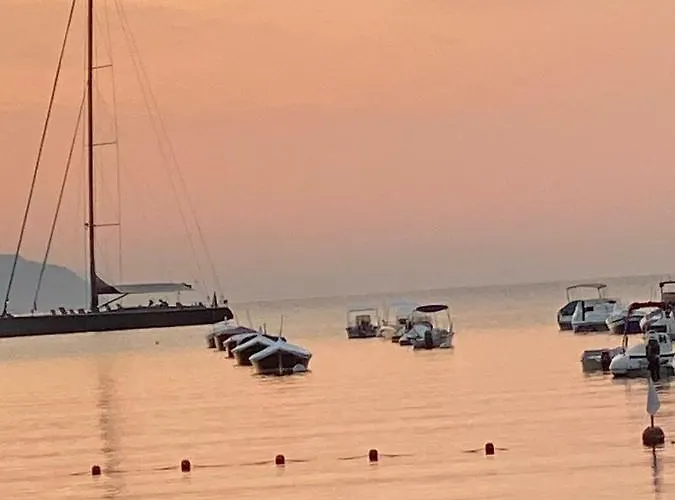 Beachfront, Seaview And Terrace - Portofino Gulf * San Michele di Pagana